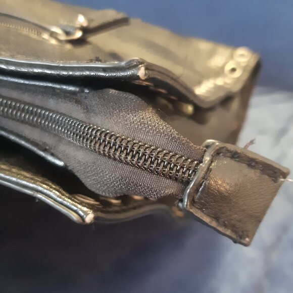 Hilary Radley New York handbag elegant, chic and structured quality faux leather - Picture 15 of 16